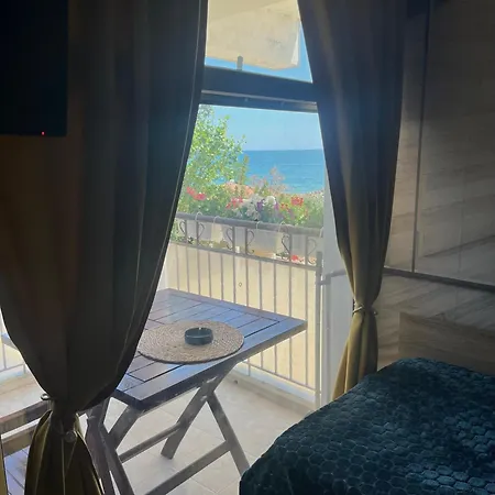 Апартамент Sea View Havana St